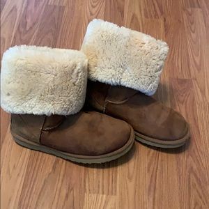 Tall Chestnut UGGS